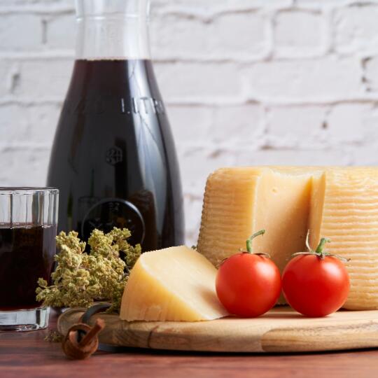 Histamin kommt in vielen Lebensmitteln, vor allem Käse, Alkohol, und auch Tomaten vor.